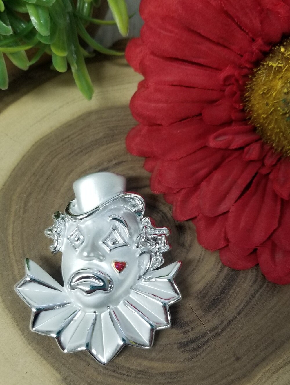 Vintage Clown Brooch W /Ruffled Collar